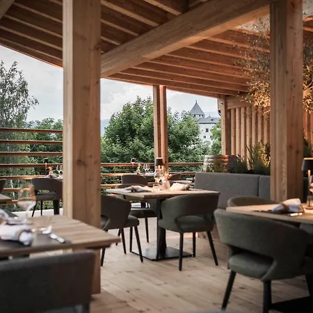 Aparthotel Presulis Hideaway & Restaurant 4*