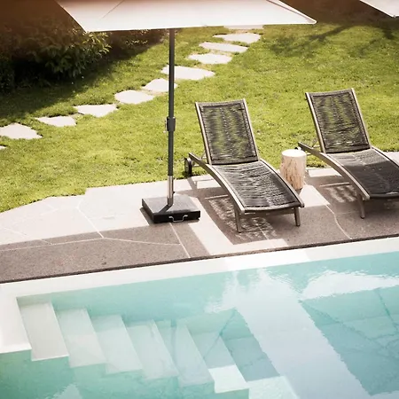 Presulis Hideaway & Restaurant Aparthotel