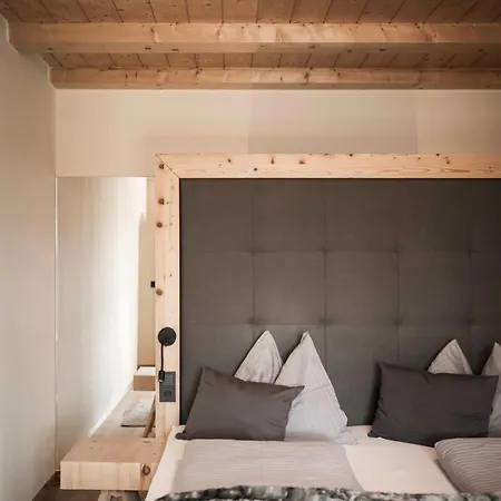 Presulis Hideaway & Restaurant 4*