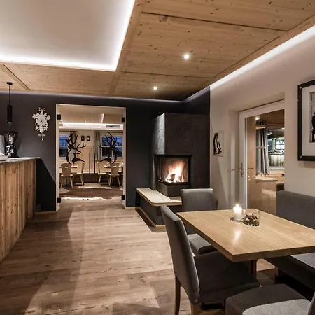 Presulis Hideaway & Restaurant Aparthotel 4*