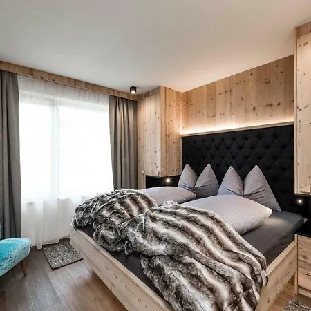 Aparthotel Presulis Hideaway & Restaurant 4*