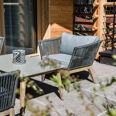 Presulis Hideaway & Restaurant