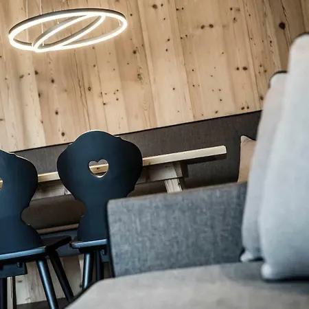 Presulis Hideaway & Restaurant Aparthotel